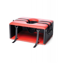 Load image into Gallery viewer, Queening Chair